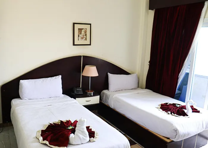 Le-printemps Otel Suez